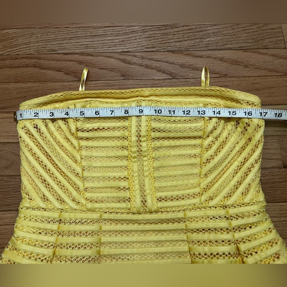 NYC Eva Mendes strapless summer dress Yellow with floral pattern. Size 8 - Picture 9 of 9
